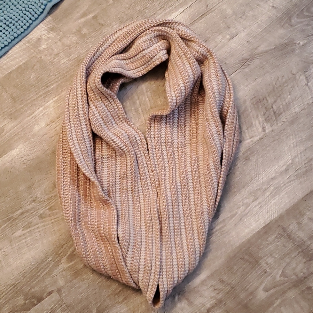 Oversized infinity scarf